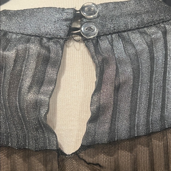 Women’s Sz 14 Rare Editions Metallic Gold and Silver/w Black Lace Lined Dress. - Picture 9 of 9